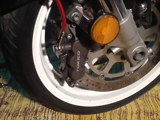 Latiguillo Rojo TL1000R.jpg Latiguillo Rojo TL1000R.jpg