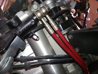 Detalle latiguillo metalico.jpg Detalle latiguillo metalico.jpg