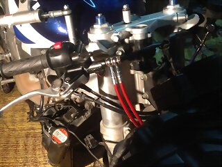 Latiguillos TL1000R.jpg Latiguillos TL1000R.jpg